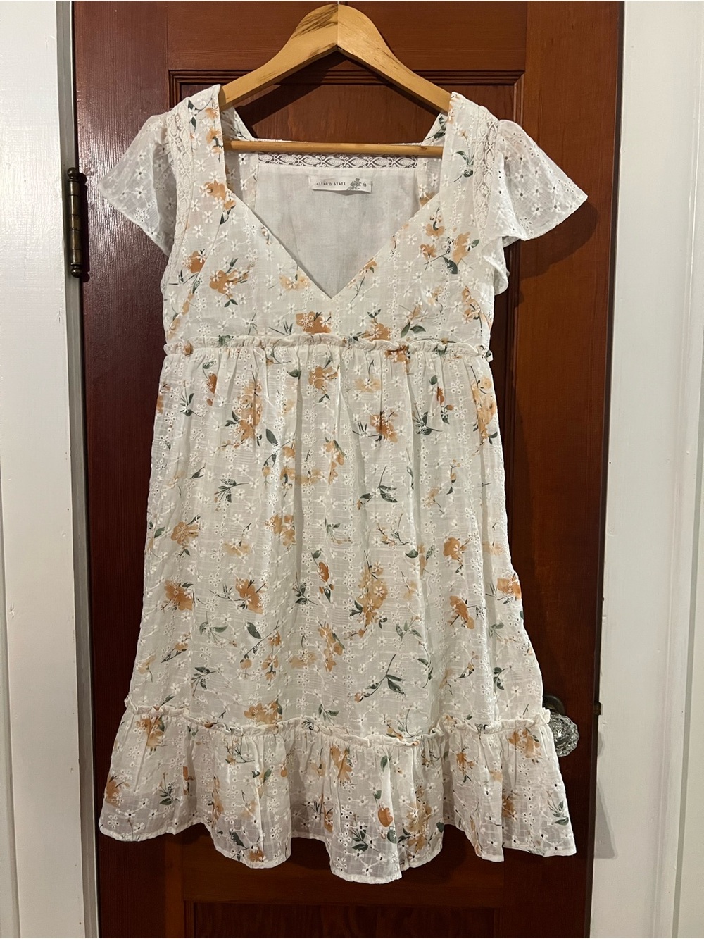 Altar’d State White Eyelet Floral Flutter Sleeve Mini Dress Size M Cottagecore - Picture 2 of 8